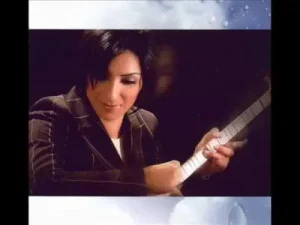 Özlem Özdil Kainatın Aynasıyım Albüm Kapağı
