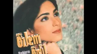 Özlem Özdil Yine Dost Yaralanmış