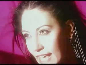 Özlem Tekin Aşk Herşeyi Affeder Mi