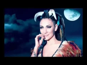 Özlem Tekin Beni Yakan Aşkın Albüm Kapağı
