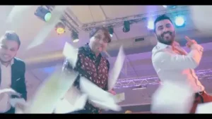 Para Bizde Albüm Kapağı