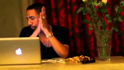 Ryan Leslie Full Moon video klibi