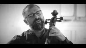 Şems Trio Ayağında Kundura Albüm Kapağı