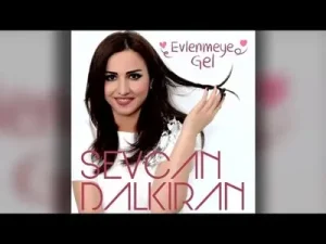 Sevcan Dalkıran Hem Yakın Hem Uzak Albüm Kapağı