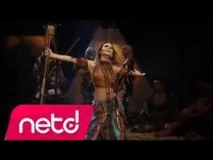 Simge Kamera Albüm Kapağı