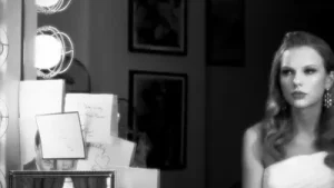 Taylor Swift The Lucky One Albüm Kapağı