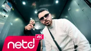 Tefo Seko Kaç Yazar Albüm Kapağı