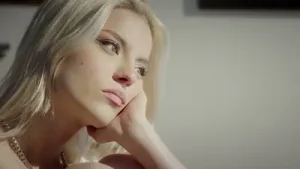 Tuana Ne Olur Kal Albüm Kapağı