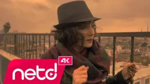 Tuğba Gülyeşil Ayağında Kundura Albüm Kapağı