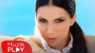 Tuğba Özerk Bitter Çikolata
