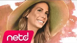 Tuğba Özerk Bu Gece