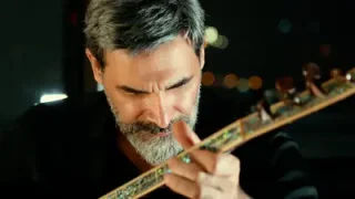 Uğur Işılak Gelsen de Bir Gelmesen de