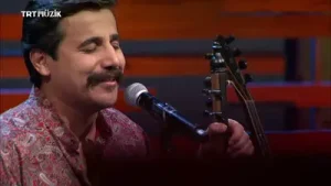 Uğur Onur Gildir Gizi Albüm Kapağı