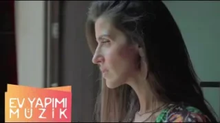Yaprak Çamlıca Ölüm Kalım Meselesi Akustik Versiyon