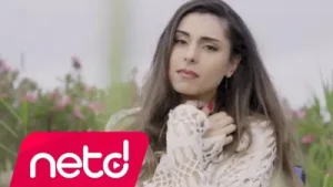 Yasmin Schmidt – İnsanım Albüm Kapağı