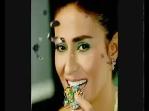 Yıldız Tilbe – Ey Benim Yürek Yaram Albüm Kapağı