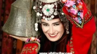 Yıldız Tilbe Tepsi Tepsi Fındıklar