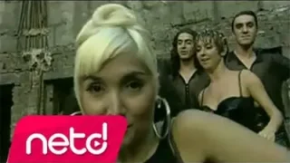 Yonca Evcimik – Bandıra Bandıra