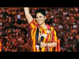 Zara Çocukluk Aşkımsın Galatasaray Şampiyonluk Kutlaması 24 Albüm Kapağı