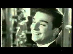 Zeki Müren Alkışlarla Yaşıyorum Albüm Kapağı