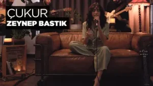 Zeynep Bastık Çukur Akustik Albüm Kapağı