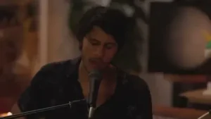 Zeynep Bastık ft. Canozan – Toprak Yağmura (Akustik) Albüm Kapağı