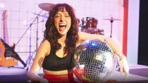 Zeynep Bastık Her Yerde Sen Albüm Kapağı