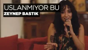 Zeynep Bastık Uslanmıyor Bu Akustik Albüm Kapağı