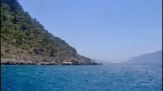 Zeynep Öylesi Bir Kıyıda