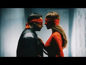Hadise – Labirent ft Motive