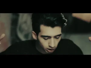 Çağatay Akman – Gece Gölgenin Rahatına Bak