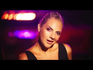 Esra Sezer – Ara Beni