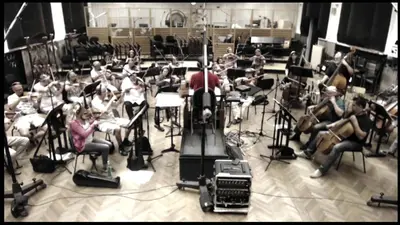 İçerde Çemberin İçinde Prague Philharmonic Orchestra video klibi